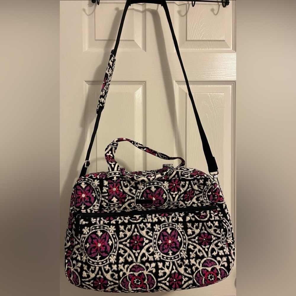 Like New 12 piecece Vera Bradley Travel Set